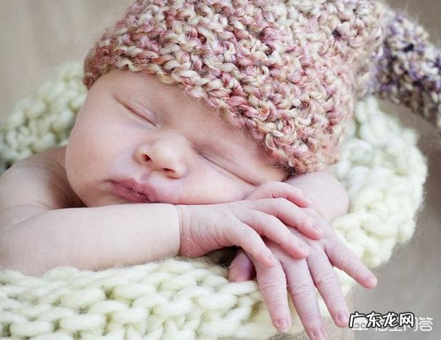 足月胎儿双顶径是多少？