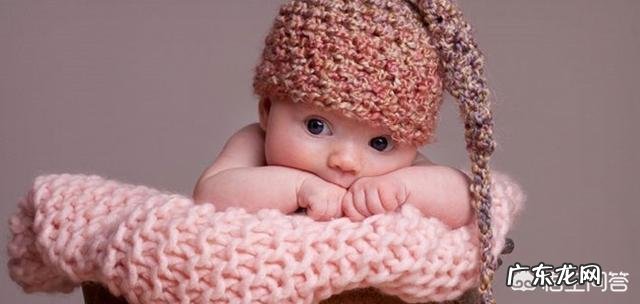 足月胎儿双顶径是多少?