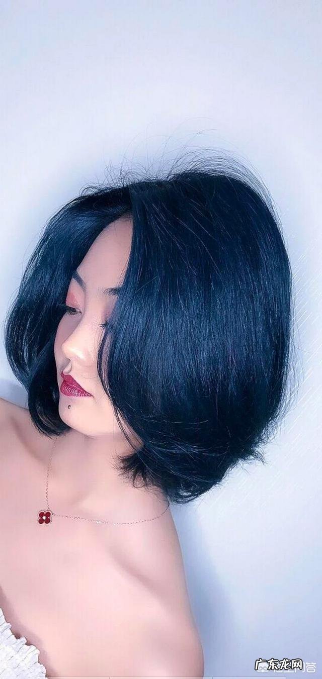 脸大的人适合什么样的发型？