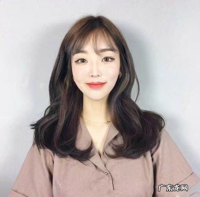 脸大的人适合什么样的发型？