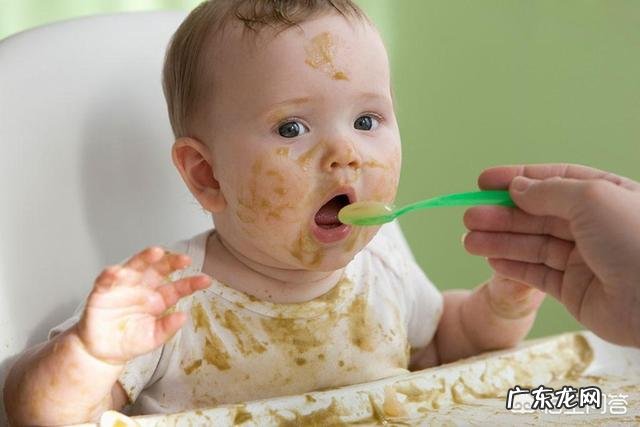 婴儿多大可以吃三餐?