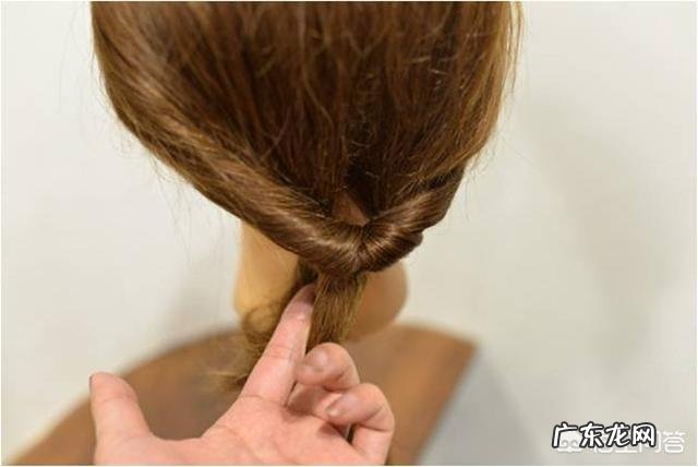 中短发的人该怎样编发？