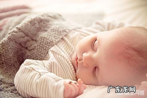 该如何哄睡0-3个月的婴儿？