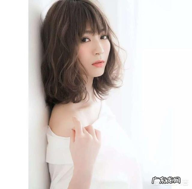 头发自来卷,想剪一个齐肩的短发,怎么剪好看?