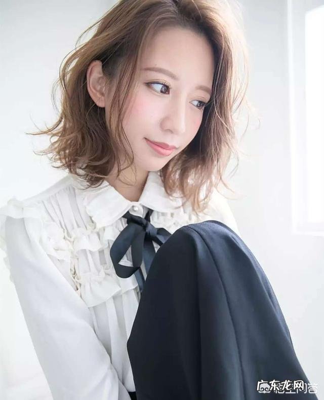 头发自来卷,想剪一个齐肩的短发,怎么剪好看?