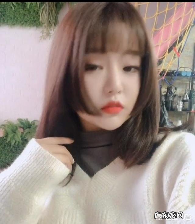 头发自来卷，想剪一个齐肩的短发，怎么剪好看？