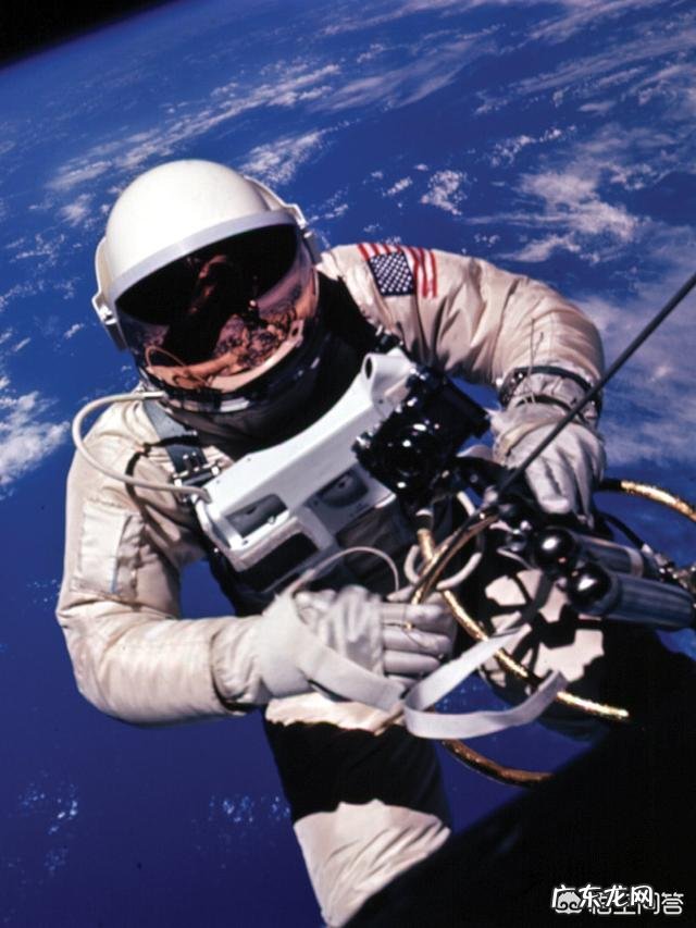 欧米茄超霸登月表系列哪款性价比高些?