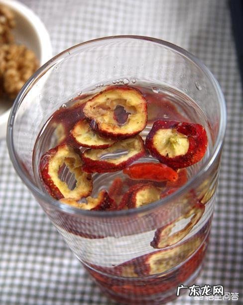 枸杞可以和哪些东西泡水喝?分别有什么作用?