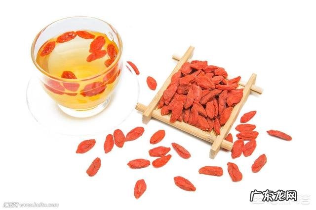 枸杞可以和哪些东西泡水喝?分别有什么作用?