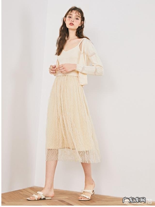 蕾丝长裙配什么上衣好看?
