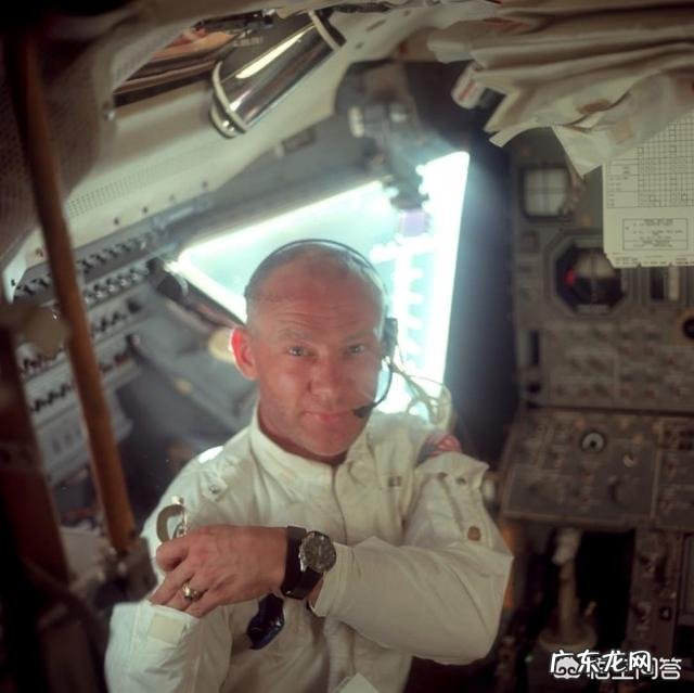 欧米茄宣布官方复刻经典321机芯,这枚机芯有和历史意义?