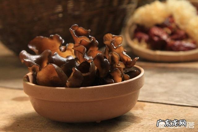 黑木耳的营养价值有哪些?什么人适合吃黑木耳?