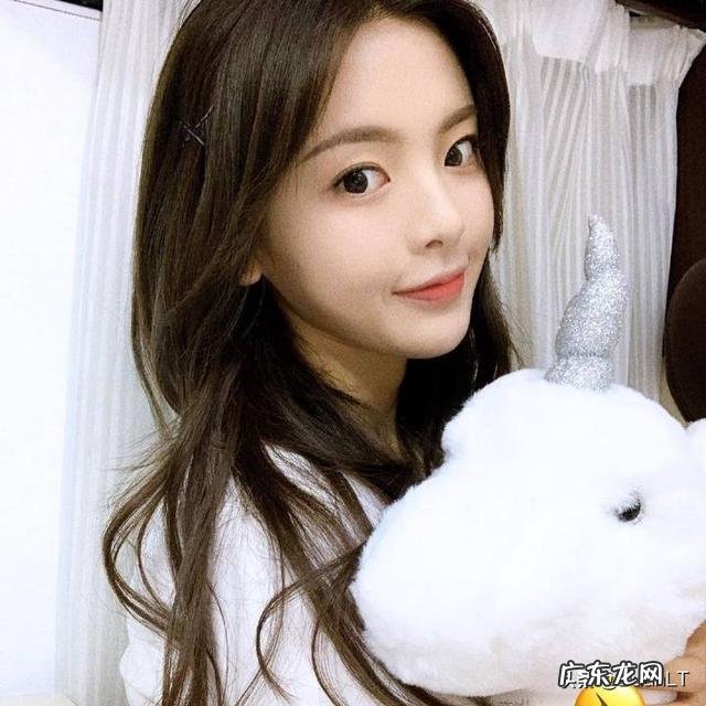 杨超越为什么会火？靠的什么？