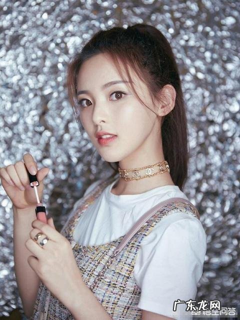 杨超越为什么会火？靠的什么？