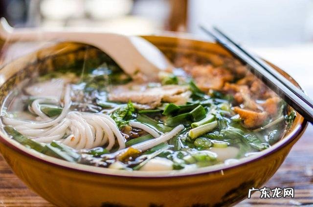 正宗的过桥米线是什么样的?为什么要叫“过桥”呢?