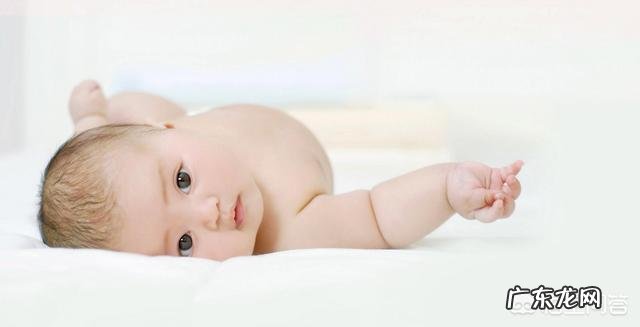 两个月的婴儿都会什么?