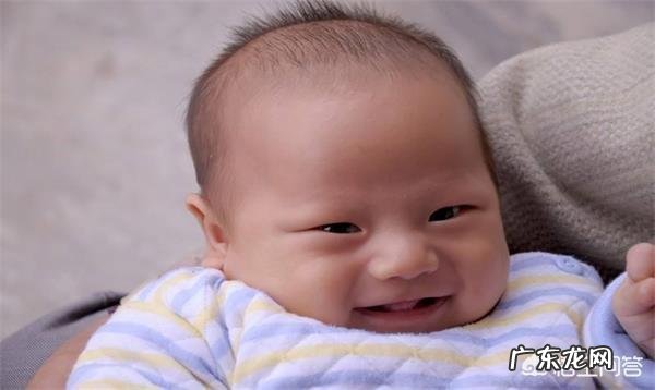 两个月的婴儿都会什么?