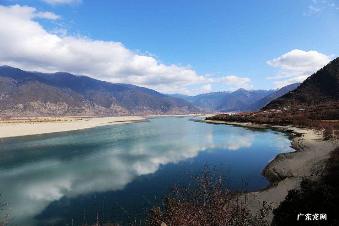 描写江河湖海的词语