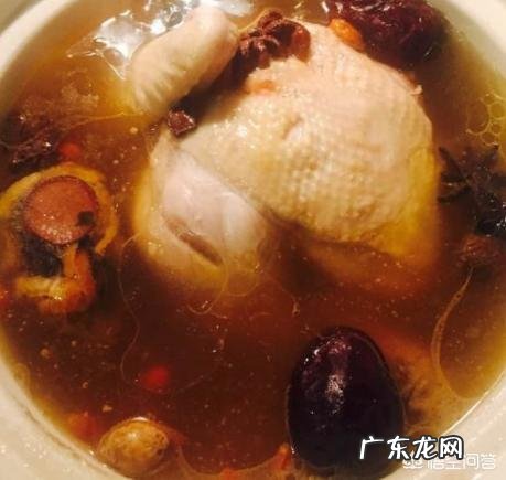 炖鸡汤的时候,怎么让炖出来的鸡肉不柴又很软烂呢?