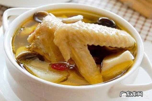 炖鸡汤的时候,怎么让炖出来的鸡肉不柴又很软烂呢?