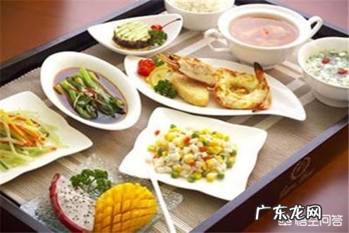 产妇坐月子时,吃什么食物比较好?