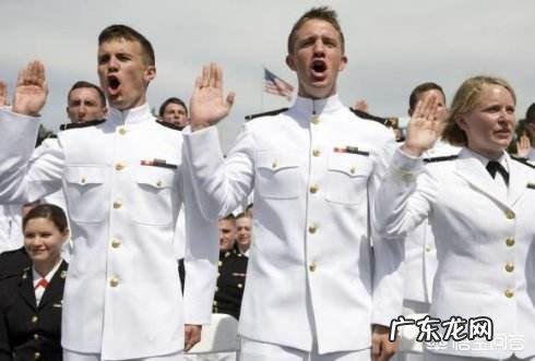 美军誓词有一句“誓死效忠总统”而且华盛顿本身就是陆军总司令出身,美军和总统的关系?