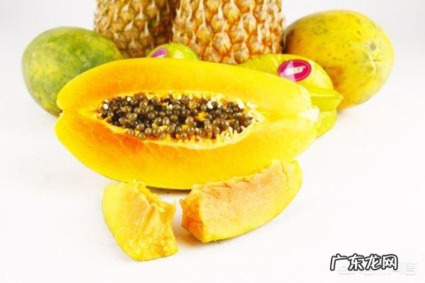 同样是含有蛋白酶,为什么菠萝吃起来麻嘴,而木瓜吃起来不麻嘴呢?