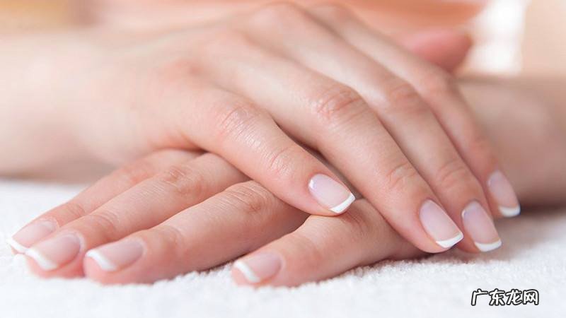 指甲脆弱易断是什么原因