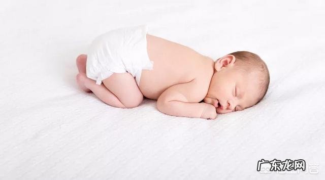 为什么婴儿会吐奶?