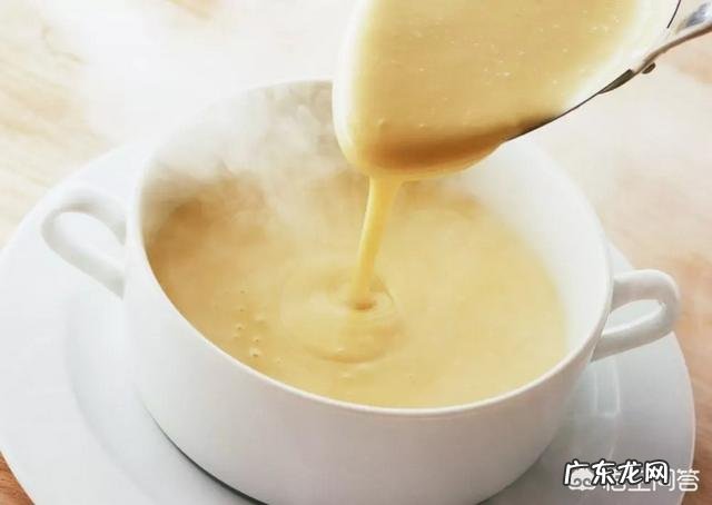 为什么婴儿会吐奶？