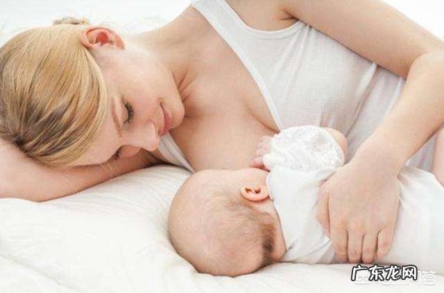 为什么婴儿会吐奶?