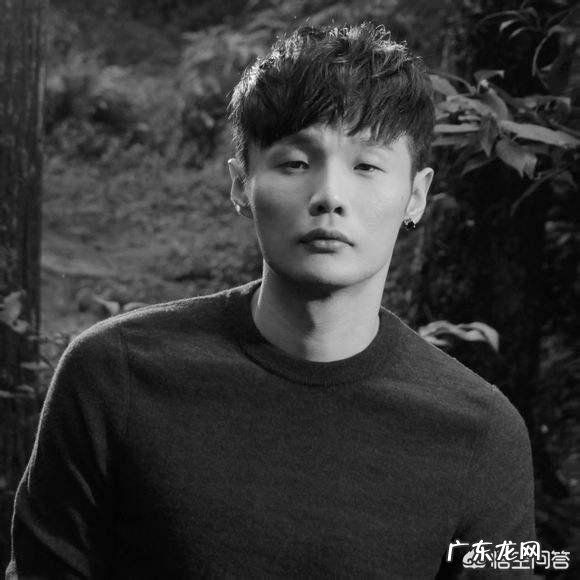 为什么《中国好声音》新晋导师李荣浩能够在导师对决中笑到最后?