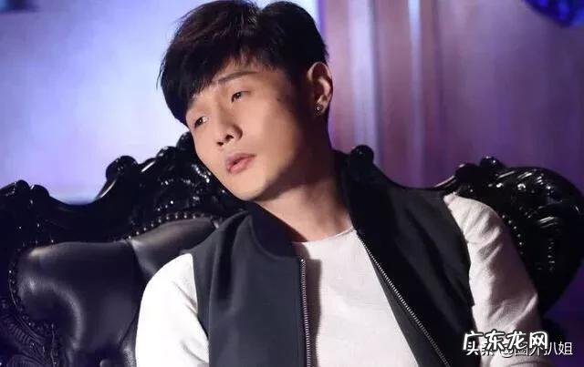 为什么《中国好声音》新晋导师李荣浩能够在导师对决中笑到最后?