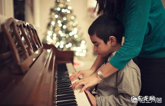 钢琴是集体课钢琴比较好,还是一对一的比较好?