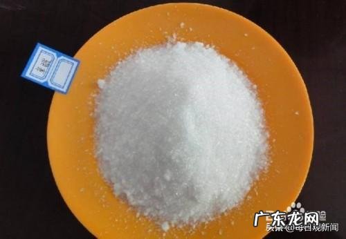 尤其是运动鞋 如何去除久穿鞋子的异味?