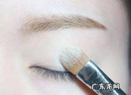 画眼线怎么才能不晕妆?