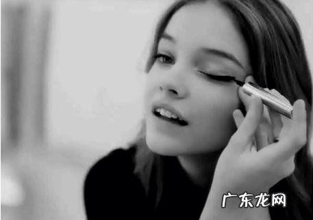 画眼线怎么才能不晕妆?