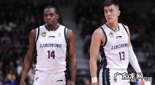 青岛男篮对阵辽宁男篮，郭艾伦被闫军吹罚犯规后跺脚抱怨自己没有动手，对此你怎么评？