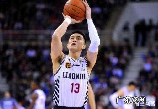 青岛男篮对阵辽宁男篮，郭艾伦被闫军吹罚犯规后跺脚抱怨自己没有动手，对此你怎么评？