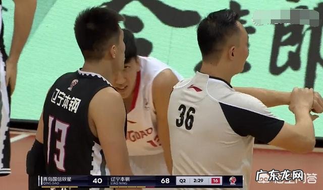 青岛男篮对阵辽宁男篮,郭艾伦被闫军吹罚犯规后跺脚抱怨自己没有动手,对此你怎么评?