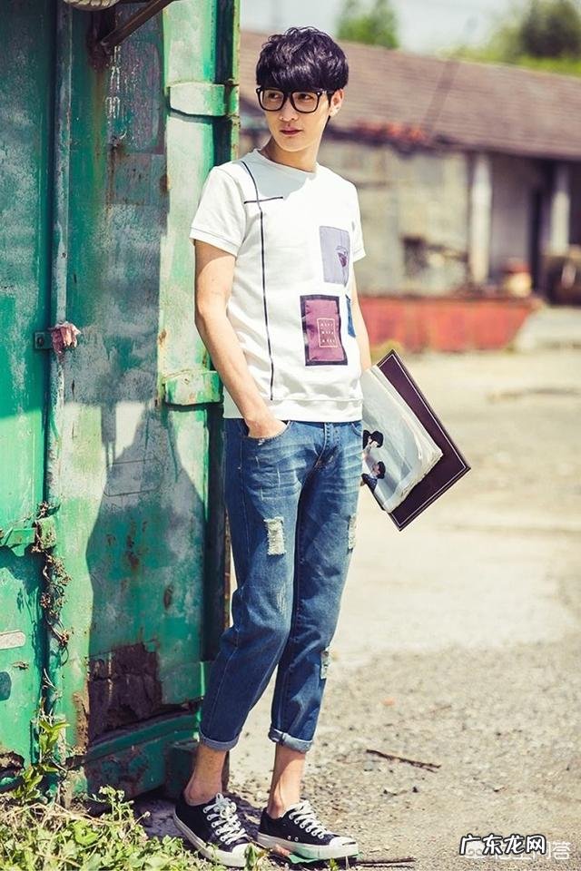 二十岁男生怎么穿才会时髦?