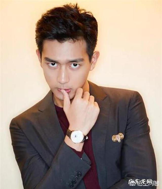 二十岁男生怎么穿才会时髦?