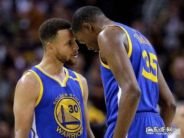 库里三分命中总数升至历史第三,排在库里面前的两位球员是谁?还有多大的距离?