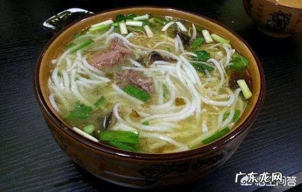 过桥米线的正确做法是什么样的？