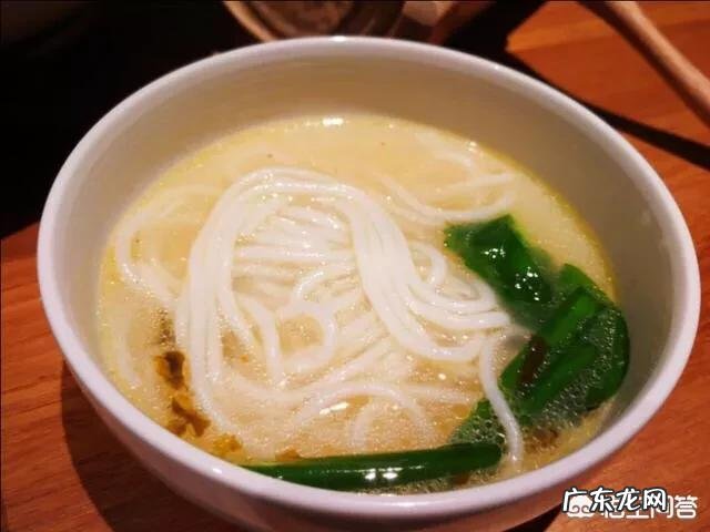 过桥米线的正确做法是什么样的?