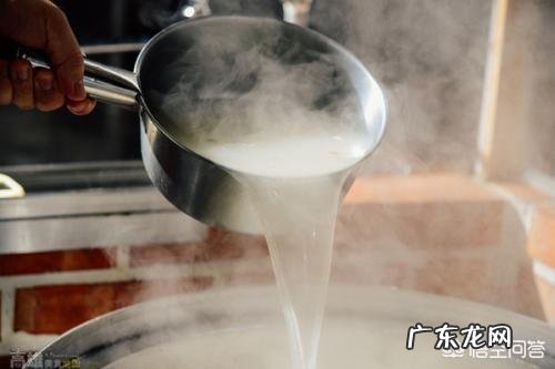 过桥米线的正确做法是什么样的?