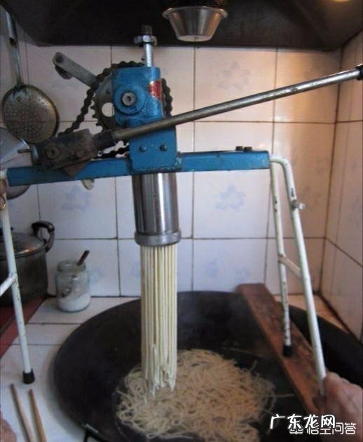 过桥米线的正确做法是什么样的?