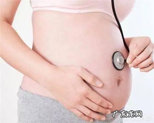 怀孕快三个月时会感觉到肚子里的宝宝在动,是胎动吗?