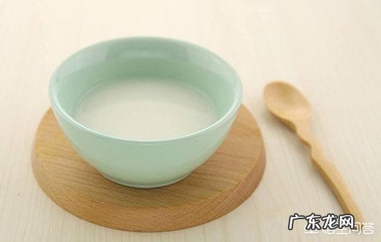 要给宝宝添加辅食,婴儿的米粉怎么吃?