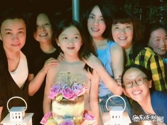 为什么李嫣才13岁给人感觉很成熟,与王菲李亚鹏离婚有关系吗?